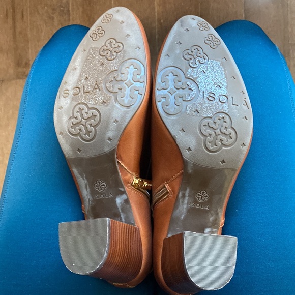 BNWOT brown leather 3.5 inch heel ISOLA boots - Picture 2 of 3